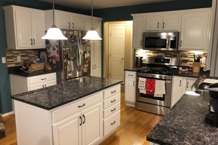 How Cedar Rapids Home Styles Influence Professional Kitchen Cabinet Painting Choices Thumbnail